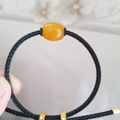 Vòng tay lu thống phối hạt lu đá mã não vàng anh đẹp với dây đen kiểu rút nữ mệnh thổ mệnh kim và mệnh thủy đeo may mắn hợp ạ