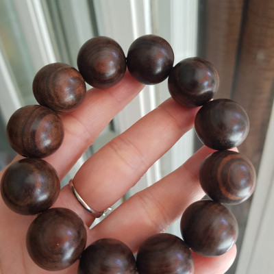 Vòng đeo tay Nam  Chất liệu Gỗ Trắc tự nhiên vân đẹp  Size vòng 19mm nam đeo đẹp ạ