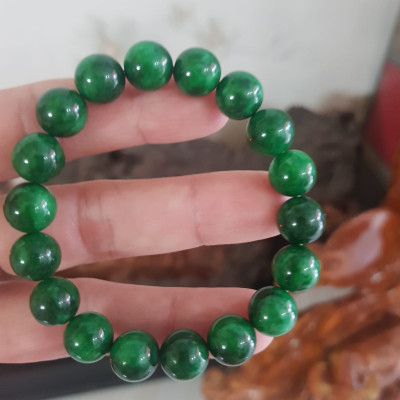 Vòng cẩm thạch xanh đậm rẻ đẹp  Nữ mạng mộc mạng hỏa mạng thủy ạ  Size vòng 10mm nữ đeo lên tay màu xanh hy vọng tươi sáng đẹp ạ