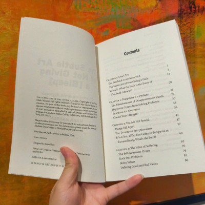 Sách - The Subtle Art of Not Giving a Bleep: A Counterintuitive Approach to Living a Good Life Paperback by Mark Manson/Best of #BookTok