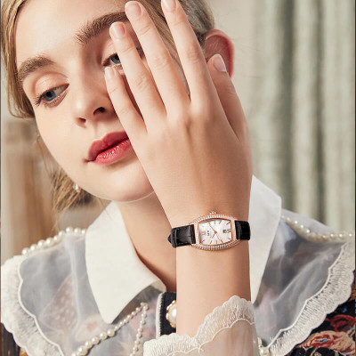 Đồng hồ nữ chính hãng IW Carnival IW537L-2 Kính chống xước ,Chống nước 30m ,Bảo hành 24 tháng,Máy pin Quartz,dây da đen xịn,thiết kế mặt chữ nhật đơn giản dễ đeo