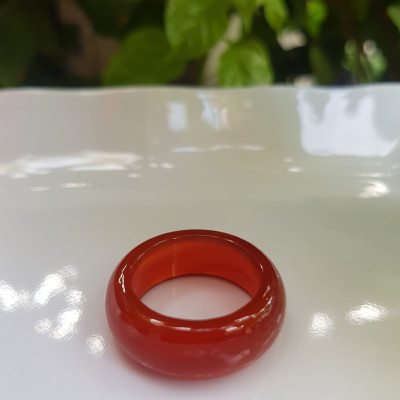 Chiếc Nhẫn Nam Đá Mã Não Đỏ Đỏ Cam Trơn  Size 19mm x cao 9mm x Dầy 4mm Mệnh Hỏa Thổ ạ  Ni nhẫn 19mm các anh đeo ngón cái hay bất kỳ ngón tay nào ni lọt vừa tay là 19mm đỏ đỏ cam cho may mắn cả năm ạ