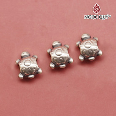 Charm bạc hình con rùa xỏ ngang - Ngọc Quý Gemstones