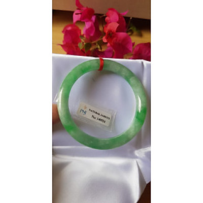 Vòng Cẩm thạch tự nhiên Đậu Nở Lý Sịn 52mm x cọng 8mm Vòng kiểm định số đẹp P No 140924 đẹp lắm luôn ạ màu trắng xanh lý bông đậu xanh đều cả vòng đẹp sang nữ 50kg - 56kg đeo xinh tay sang lắm ạ