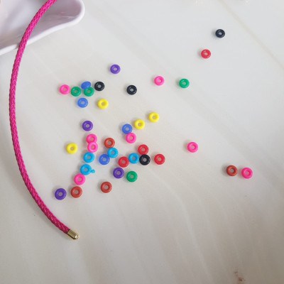 Dây Phối Vòng Tay MÀU HỒNG ĐIỀU ĐẬM ĐẸP DẺO Co Giãn Có 2 Khoen Vàng Nữ Phối Với Hạt Lu Đá Tự Nhiên Các Loại Vào Làm Vòng Đeo Tay Kiểu ạ Size Dây 3mm Nữ Về để Hạt Lu Vào ở Giữa Rút Dây VÀo 2 Lỗ Khoẻn Vàng Trên Dây là đeo đẹp ạ