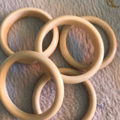 Vòng Đeo Tay Cho Bé đeo 6 tháng -3 tuổi  Màu Trắng Giả Ngà Hay Gọi Xương Mỹ Nghệ  Ni 37mm -41mm 