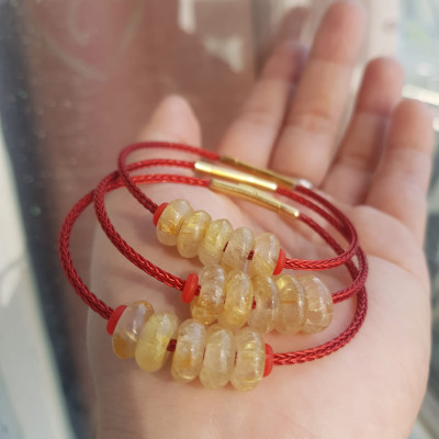 Vòng Tay 5 đồng tiền may mắn kiểu Đá thạch anh Vàng tự nhiên dây đỏ tài lộc Nữ mệnh Kim mệnh thổ mệnh Thủy đeo xinh đẹp ạ