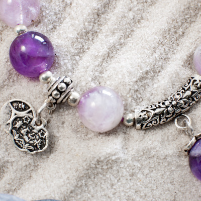 Vòng tay đá phong thủy thiên nhiên Thạch anh tím tốt cho mạng Hỏa - Thổ VT065