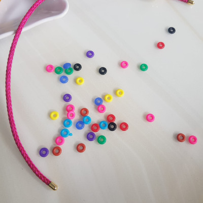 Dây Phối Vòng Tay MÀU HỒNG ĐIỀU ĐẬM ĐẸP DẺO Co Giãn Có 2 Khoen Vàng Nữ Phối Với Hạt Lu Đá Tự Nhiên Các Loại Vào Làm Vòng Đeo Tay Kiểu ạ Size Dây 3mm Nữ Về để Hạt Lu Vào ở Giữa Rút Dây VÀo 2 Lỗ Khoẻn Vàng Trên Dây là đeo đẹp ạ