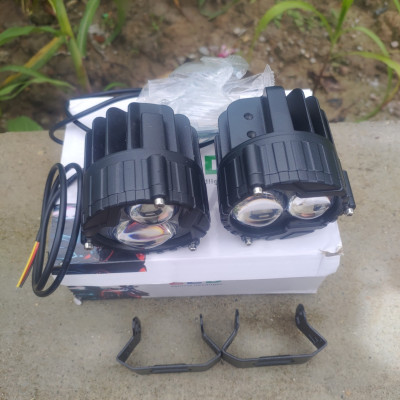 đèn trợ sáng p80 5 chế độ cực chất kiêm autu phassing có trợ pha laze , cos vàng pha trắng , demi mắt quỷ