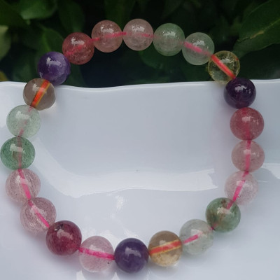 Vòng tay phong thủy may mắn đá thạch anh ngũ sắc tự nhiên Size vòng 8mm bóng tuyệt đẹp đa sắc màu nữ đeo xinh đẹp rẻ hợp nữ tất cả các mệnh Đá thiên nhiên đeo tốt sức khỏe, tim mạch đồng thời may mắn phong thủy tài lộc ạ