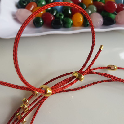 Dây thun Đỏ dẻo phối vòng tay hạt lu thống  Size dây đỏ 2mm   Nữ đã có hạt lu thống thì đây chính là sợi dây thun phối với hạt lu thống đeo xinh ạ