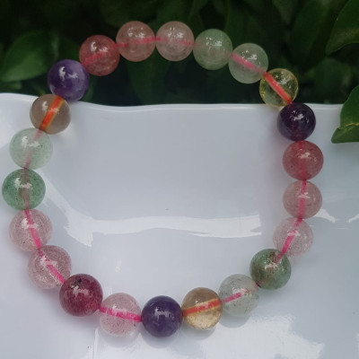 Vòng tay phong thủy may mắn đá thạch anh ngũ sắc tự nhiên Size vòng 8mm bóng tuyệt đẹp đa sắc màu nữ đeo xinh đẹp rẻ hợp nữ tất cả các mệnh Đá thiên nhiên đeo tốt sức khỏe, tim mạch đồng thời may mắn phong thủy tài lộc ạ