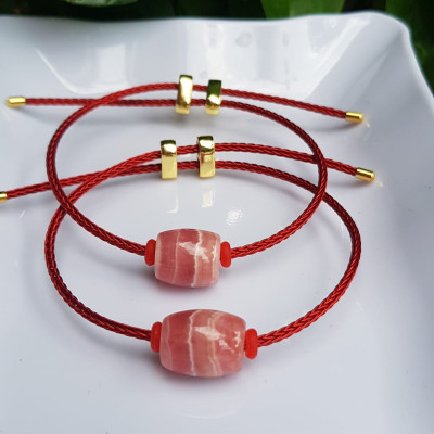 Vòng tay phong thủy may mắn Lu Charm Chất liệu hạt Đá Đào Hoa màu hồng vân tự nhiên Bóng đẹp dây đỏ may mắn có khoen chỉnh theo tay lớn nhỏ được hết ạ Nữ mệnh hỏa, mệnh thổ hợp vòng đeo tay xinh xắn, đẹp, may mắn tài lộc cho gia chủ ạ
