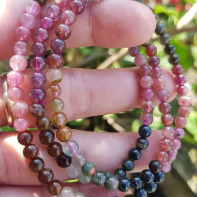 Vòng tourmaline đẹp 3 line size hạt 4mm chất liệu 100% đá thiên nhiên nữ đeo rất rất xinh tay ạ
