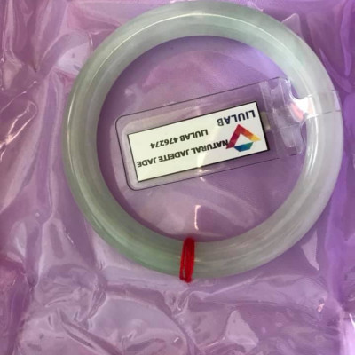 Vòng tay Đá Cẩm Thạch tự nhiên TRUNG SỊN 50mm x Dầy 8mm  XANH NGỌC NHẸ NHÀNG BÓNG ĐẸP Kèm Giấy Kiểm định Liulab No 476274  Hợp Nữ Mệnh Mộc Hỏa Thủy 50kg - 55kg đeo ạ