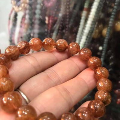 VÒNG THẠCH ANH TÓC NÂU ĐẸP QUÁ  SIZE VÒNG 10mm  100% ĐÁ THIÊN NHIÊN NỮ MỆNH THỔ MỆNH KIM Ạ