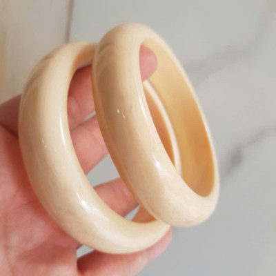 Vòng Đeo Tay Nam Giả Ngà hay Xương Mỹ Nghệ Ni 65mm cao 17mm dầy 9mm 68kg - 80kg đeo ạ