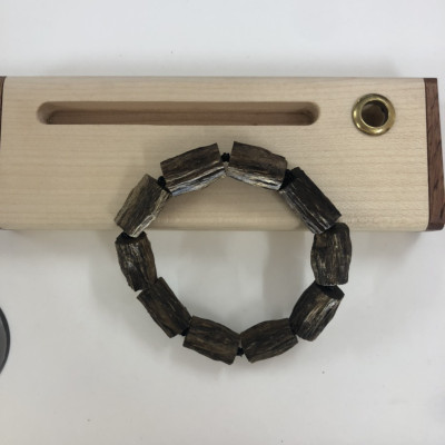 vòng trầm hương đeo tay tự nhiên cho nam