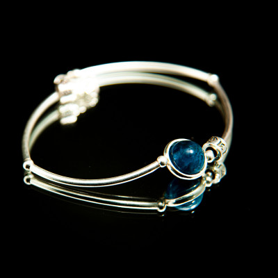 Vòng tay phong thủy đá Azulite tự nhiên mix charm bạc lục tự chú VK004