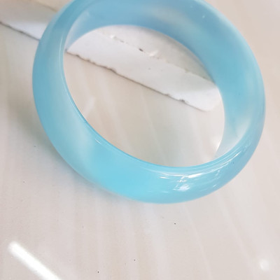 Vòng tay nữ đá mắt mèo Xanh dương nhẹ bản hẹ to mới Ni 55mm x cao 20mm x dầy 7mm Nữ 50kg - 55kg đeo Vòng màu xanh dương bóng sáng đẹp rẻ lắm chuẩn hợp nữ mệnh thuỷ mệnh mộc ạ