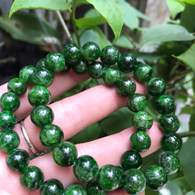 VÒNG TAY ĐÁ DIOPSIDE 10MM ĐẸP XUẤT SẮC LUÔN  100% ĐÁ DIOPSIDE TỰ NHIÊN CAO CẤP ĐẸP ĐEO SANG TAY   NỮ MỆNH MỘC MỆNH HỎA CHUẨN HỢP MÀU XANH LÁ NGỌC SÁNG BÓNG ĐẸP XINH