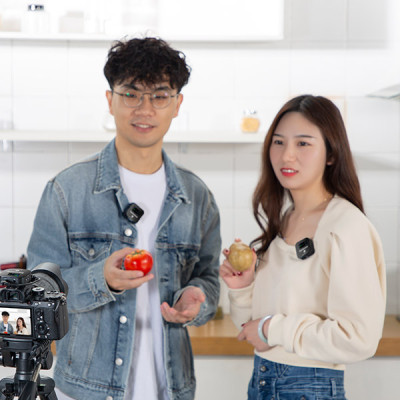 Micro Thu Âm Cài Áo Saramonic Blink900 B2 Cho Điện Thoại & Máy Ảnh – Livestream/ Quay video/ Podcast -Hàng Chính Hãng