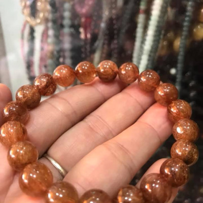 VÒNG THẠCH ANH TÓC NÂU ĐẸP QUÁ  SIZE VÒNG 10mm  100% ĐÁ THIÊN NHIÊN NỮ MỆNH THỔ MỆNH KIM Ạ