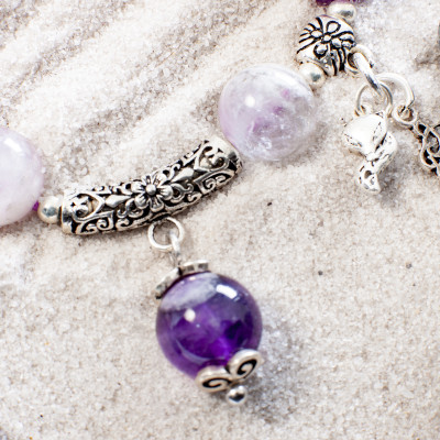 Vòng tay đá phong thủy thiên nhiên Thạch anh tím tốt cho mạng Hỏa - Thổ VT065