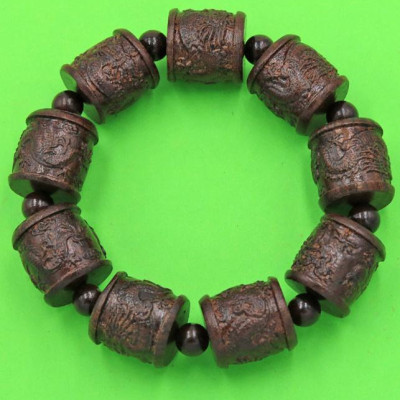 Vòng tay chuỗi hạt trụ rồng thần mộc