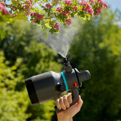 Bình tưới cây áp suất 1,25L Gardena 11120-20
