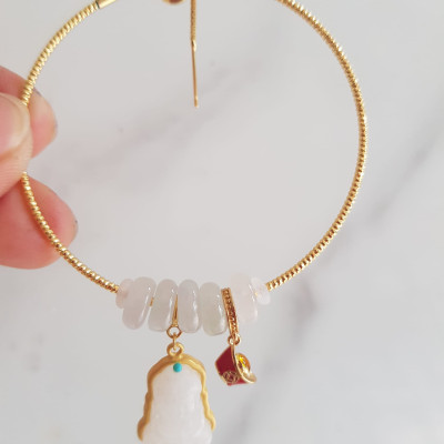 Vòng Tay Charm Phối 5 Đồng tiền đá cẩm thạch trắng tự nhiên  Phối mặt phật đá cẩm thạch trắng thỏi vàng đỏ may mắn vòng màu vàng rất xinh  Chuẩn hợp may mắn nữ mệnh kim mệnh thủy đeo ạ