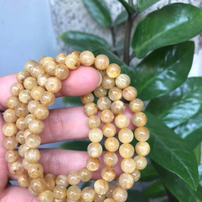 VÒNG TAY ĐÁ THẠCH ANH TÓC VÀNG TỰ NHIÊN SẠCH ĐẸP 108 HẠT  SIZE VÒNG 7MM 100% ĐÁ THIÊN NHIÊN  NỮ MỆNH KIM MỆNH THỔ MỆNH THỦY ĐEO KIỂU QUẤN TAY RẤT SANG RẤT XINH Ạ