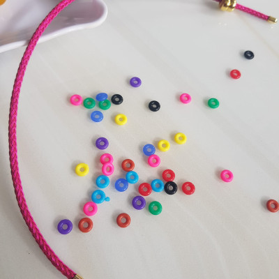 Dây Phối Vòng Tay MÀU HỒNG ĐIỀU ĐẬM ĐẸP DẺO Co Giãn Có 2 Khoen Vàng Nữ Phối Với Hạt Lu Đá Tự Nhiên Các Loại Vào Làm Vòng Đeo Tay Kiểu ạ Size Dây 3mm Nữ Về để Hạt Lu Vào ở Giữa Rút Dây VÀo 2 Lỗ Khoẻn Vàng Trên Dây là đeo đẹp ạ