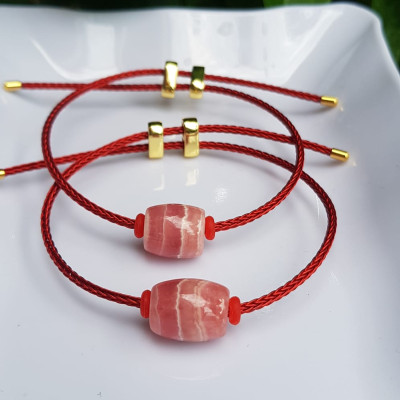 Vòng tay phong thủy may mắn Lu Charm Chất liệu hạt Đá Đào Hoa màu hồng vân tự nhiên Bóng đẹp dây đỏ may mắn có khoen chỉnh theo tay lớn nhỏ được hết ạ Nữ mệnh hỏa, mệnh thổ hợp vòng đeo tay xinh xắn, đẹp, may mắn tài lộc cho gia chủ ạ