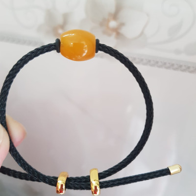 Vòng tay lu thống phối hạt lu đá mã não vàng anh đẹp với dây đen kiểu rút nữ mệnh thổ mệnh kim và mệnh thủy đeo may mắn hợp ạ