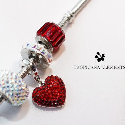 Vòng Tay Tropicana Phối Charm Swarovski Pha Lê Màu Đỏ Ánh Lấp Lánh