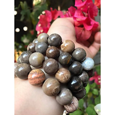 Vòng Gỗ Hóa Thạch Màu Vân Tự Nhiên Bóng Đẹp Nam Đeo size 13mm Màu Trắng Nâu Sáng Bóng Vàng Nhẹ  Nam đeo vào tay đẹp sang tốt rẻ nữa ạ