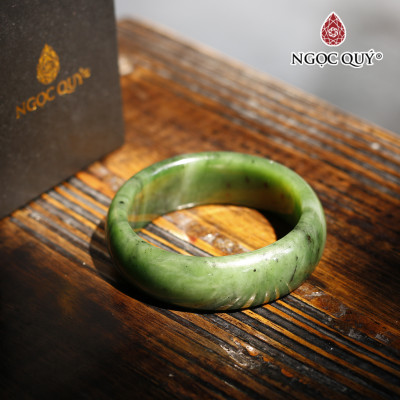 Vòng ngọc bích nephrite liền khối mệnh hỏa, thổ - Ngọc Quý Gemstones