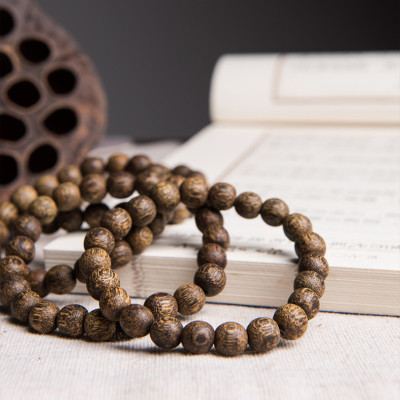 Combo Vòng tay phong thủy Trầm Hương 12 năm tuổi ++, Chất liệu Trầm Thiên nhiên, thơm vĩnh viễn, Kèm Hộp đựng Hoa Hồng lót Nhung lụa.