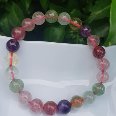 Vòng tay phong thủy may mắn đá thạch anh ngũ sắc tự nhiên Size vòng 8mm bóng tuyệt đẹp đa sắc màu nữ đeo xinh đẹp rẻ hợp nữ tất cả các mệnh Đá thiên nhiên đeo tốt sức khỏe, tim mạch đồng thời may mắn phong thủy tài lộc ạ