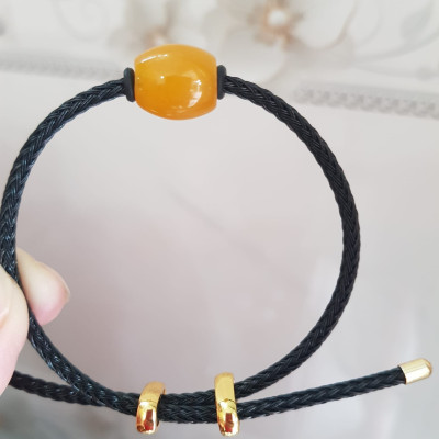 Vòng tay lu thống phối hạt lu đá mã não vàng anh đẹp với dây đen kiểu rút nữ mệnh thổ mệnh kim và mệnh thủy đeo may mắn hợp ạ