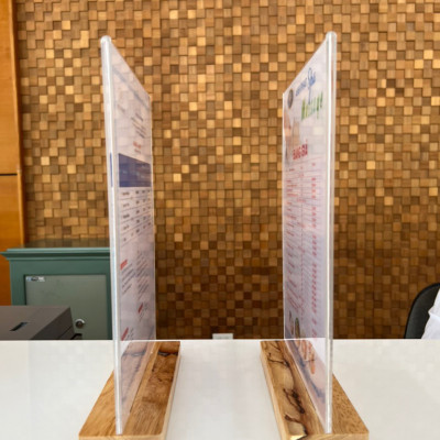 Menu mica A5 đế gỗ Nhatvywood NV5102