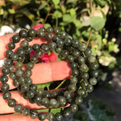 Vòng chuỗi đeo tay 108 hạt đá thạch anh tóc xanh tự nhiên Vòng size 6mm Chất liệu đá thiên nhiên đeo quấn vào tay kiểu vòng trẻ trung đẹp Hợp nữ mệnh mộc hỏa thủy ạ