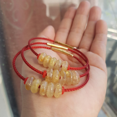 Vòng Tay 5 đồng tiền may mắn kiểu Đá thạch anh Vàng tự nhiên dây đỏ tài lộc Nữ mệnh Kim mệnh thổ mệnh Thủy đeo xinh đẹp ạ