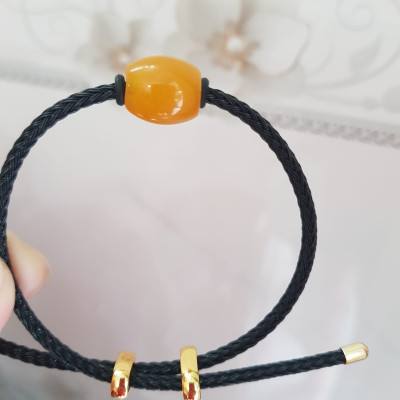 Vòng tay lu thống phối hạt lu đá mã não vàng anh đẹp với dây đen kiểu rút nữ mệnh thổ mệnh kim và mệnh thủy đeo may mắn hợp ạ