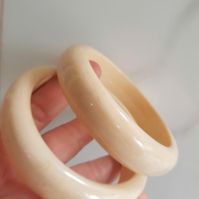 Vòng Đeo Tay Nam Giả Ngà hay Xương Mỹ Nghệ Ni 65mm cao 17mm dầy 9mm 68kg - 80kg đeo ạ