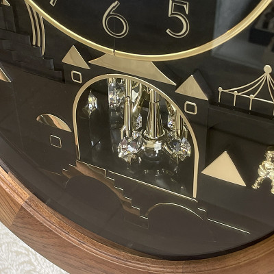 Đồng hồ Rhythm Magic Motion 4MH438WU06 – 42.4 x 52.5 x 12.5cm. Dùng PIN.