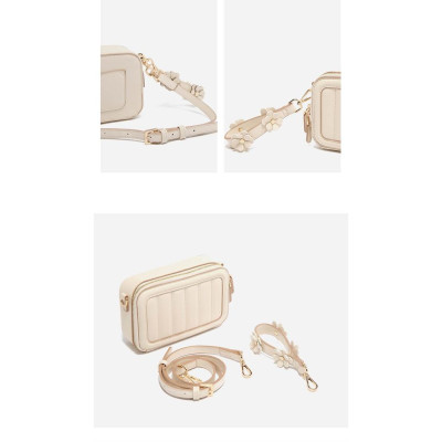 Túi đeo chéo Micocah 2021 thiết kế dáng vuông, có đính hoa nhí dễ thương (NSF523) (M434)