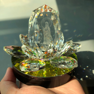 Tượng Phật Bà Quan Âm Tòa Sen Pha Lê Trong, Tượng Nước Hoa Quan Âm, Tặng Kèm Tinh Dầu Và Đế Chống Trượt